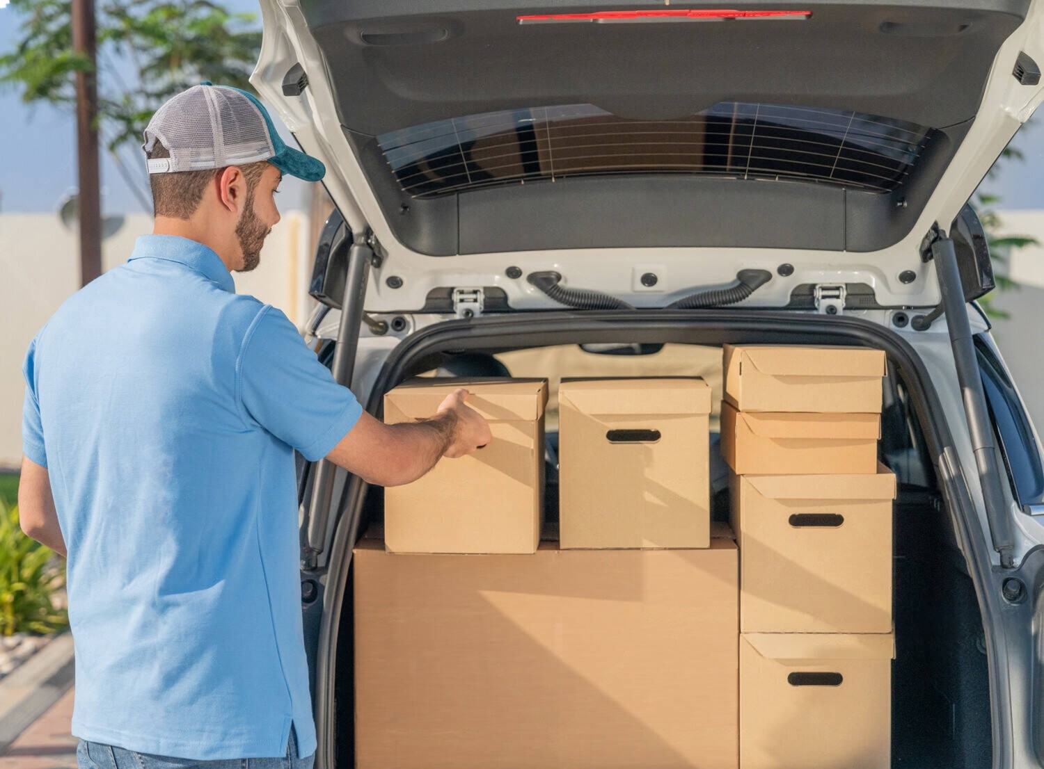 خدمة الشحن والتجهيز